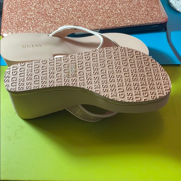 Guess High Slipper - Picture 3 of 3